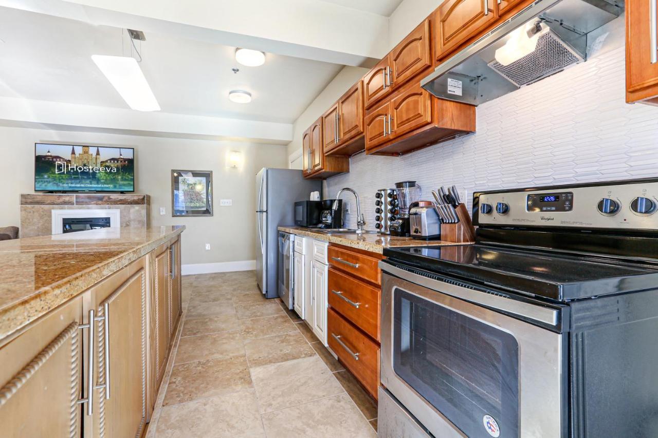 Fully-Furnished 4Br Condo Near Fq New Orleans Exterior photo
